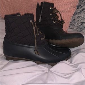 Black sperry boots